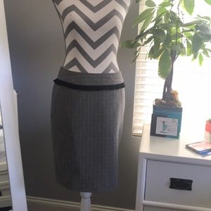 Cass size 4 black and white patterned skirt